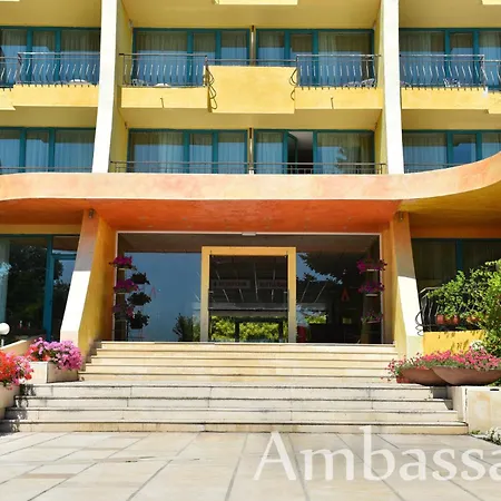 Ambassador - Free Parking Hotell