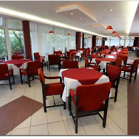 Ambassador غولدن ساندز