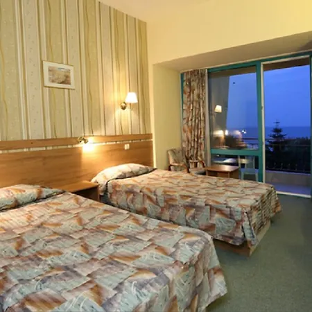 Ambassador غولدن ساندز