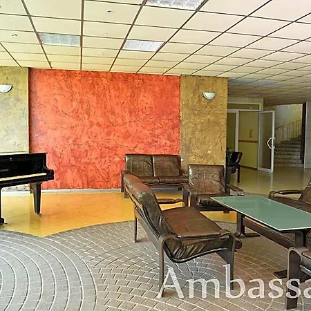 Ambassador - Free Parking Hotel 3*
