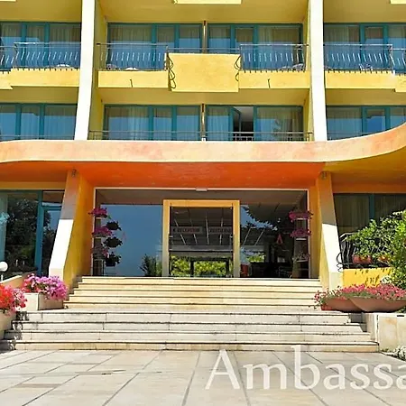 Ambassador - Free Parking Hotel 3*