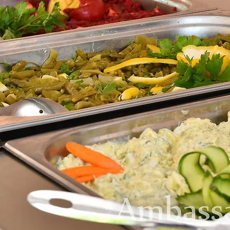 Ambassador 3* غولدن ساندز