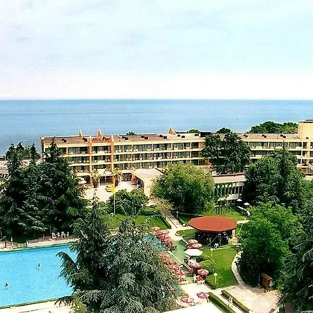 Готель Ambassador - Free Parking 3*