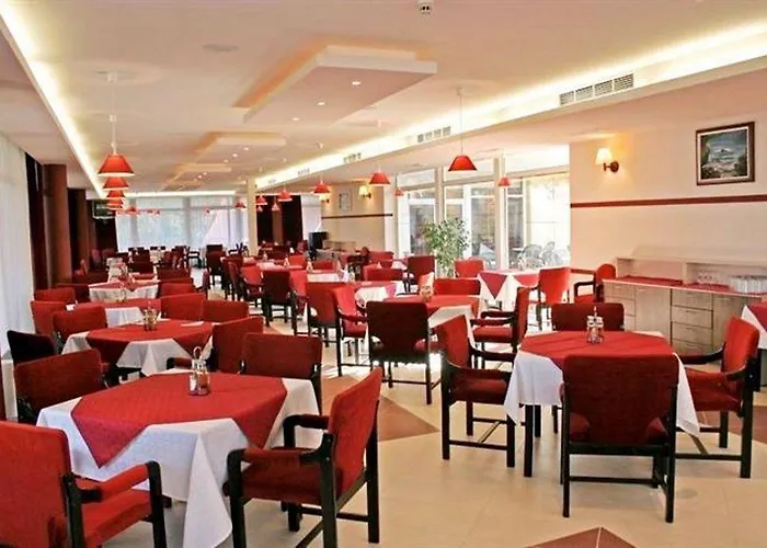 Ambassador - Free Parking Hotell 3*