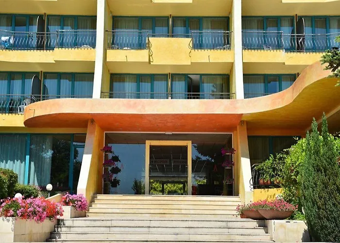 Ambassador - Free Parking Hotell 3*