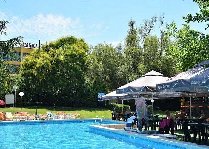 Ambassador - Free Parking 호텔