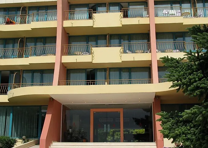 Ambassador - Free Parking Hotell