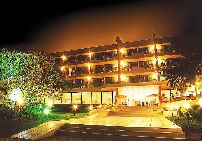 Ambassador - Free Parking Hotell